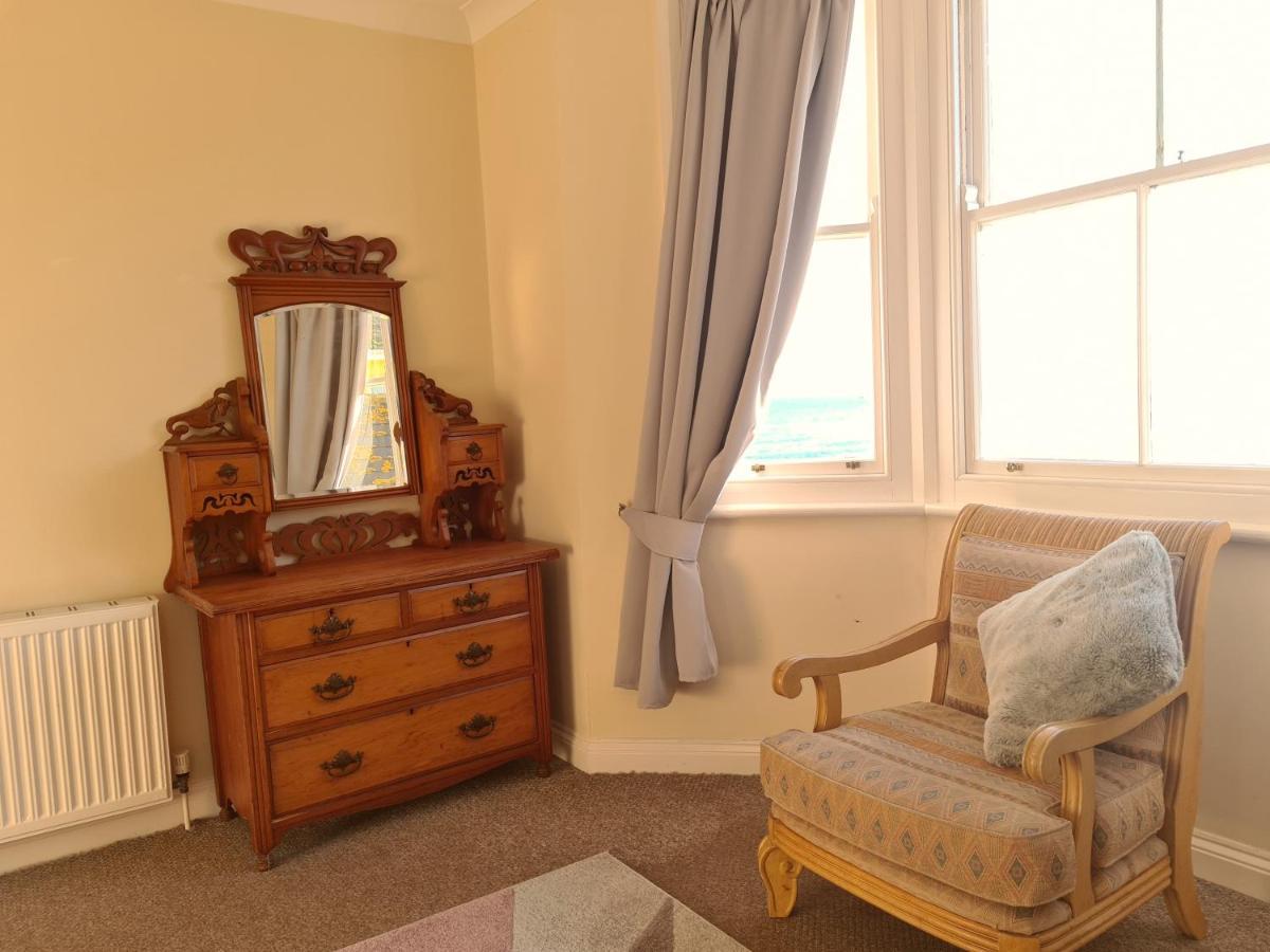 Flat 4, Den House Apartment Тинмут Екстериор снимка