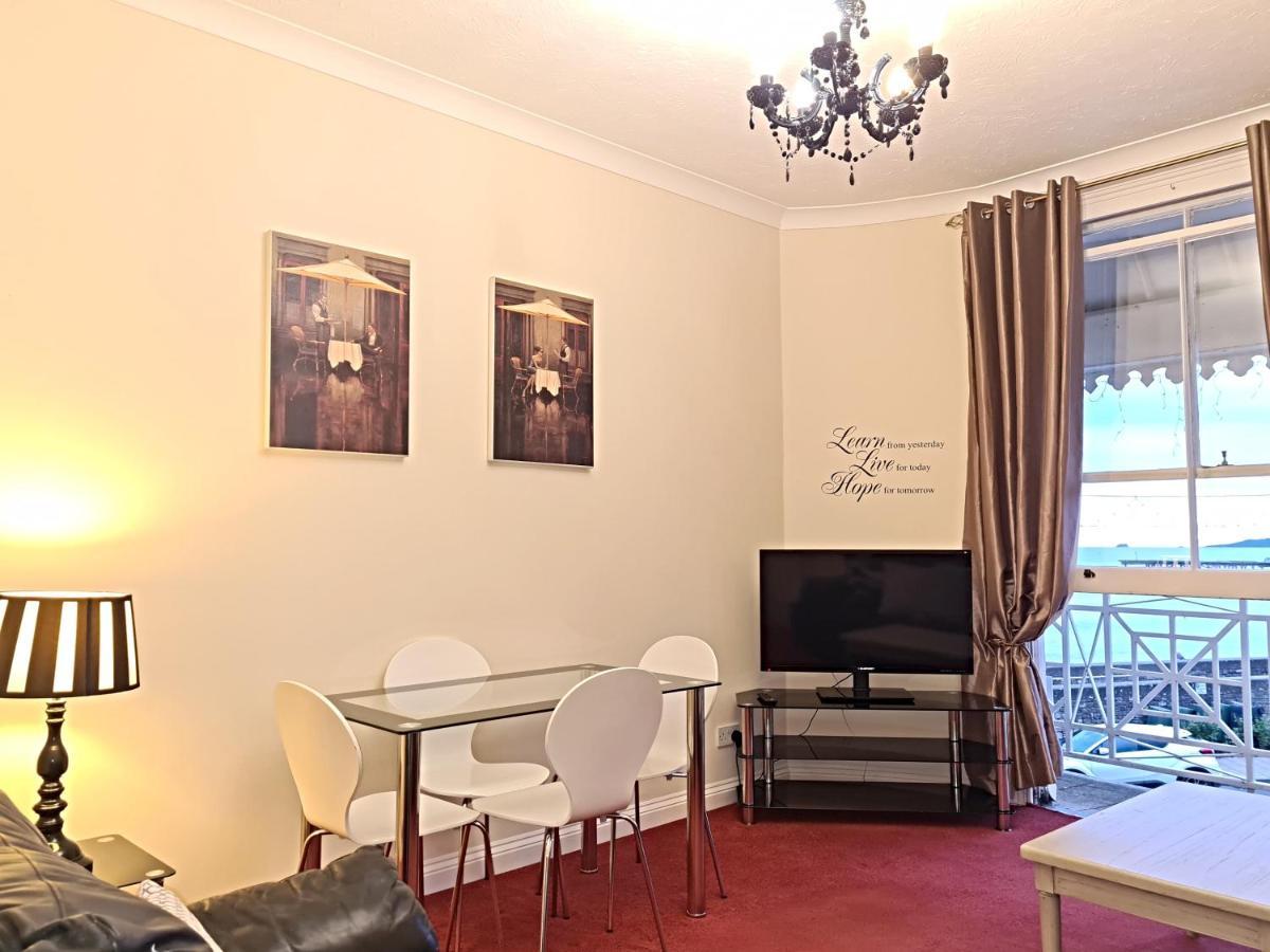 Flat 4, Den House Apartment Тинмут Екстериор снимка